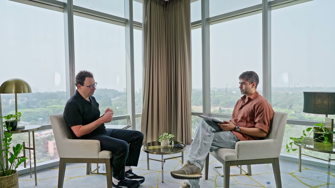 Conversation frame — power concentration